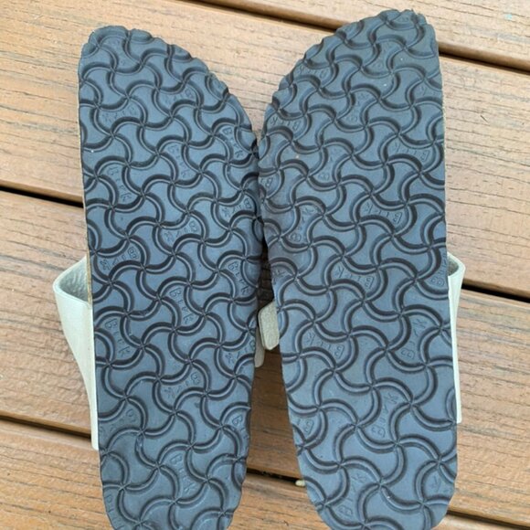 NWOT Birkenstock Gizeh sandal pearl white - Picture 3 of 5